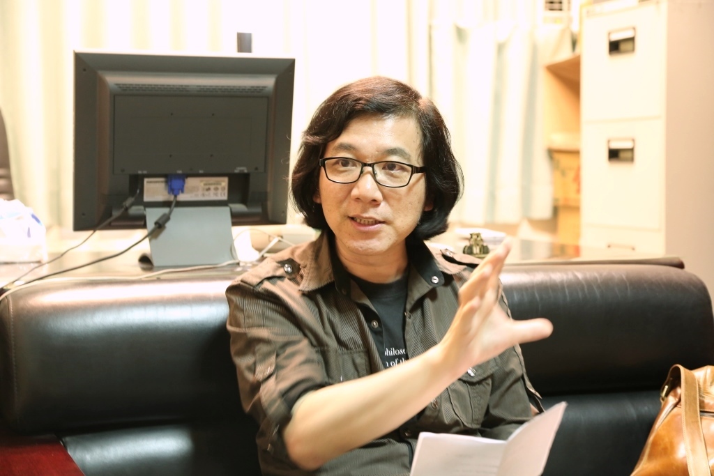 恭賀政治所曾國祥教授榮獲103年科技部研究傑出獎圖片