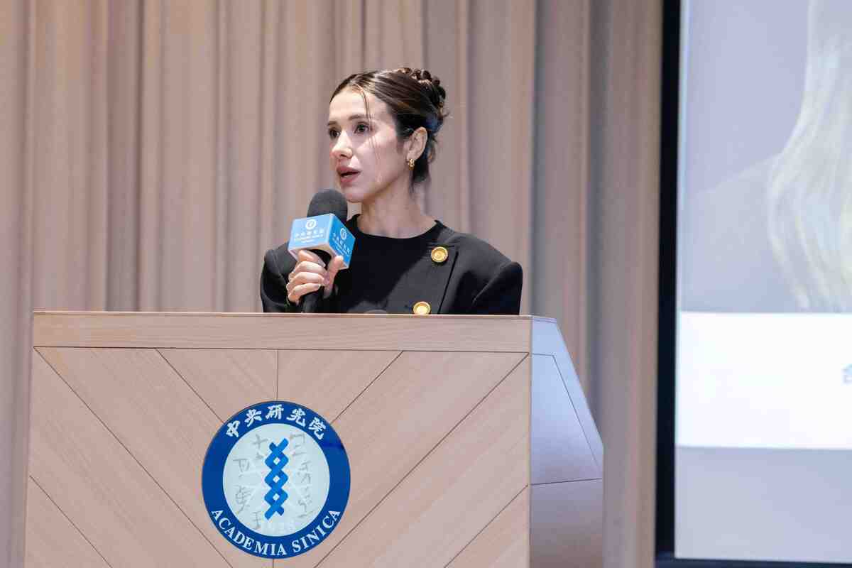 娜蒂雅．穆拉德(Nadia Murad)女士致詞。（圖片來源：中央研究院）圖片